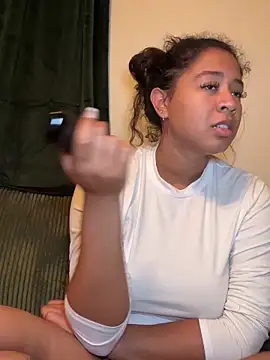 Snapshot of VanessaBling chatting on 12/23/25, 01:38 VanessaBling online show from 12/23/25, 01:38