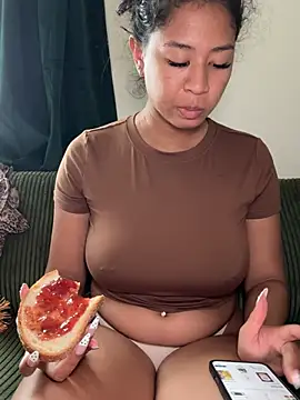 VanessaBling online show from 04/30/26, 03:08
