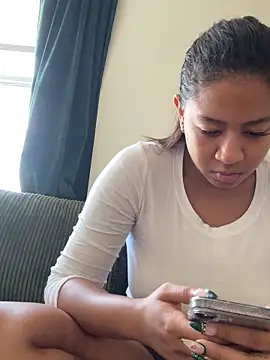 Snapshot of VanessaBling chatting on 11/29/25, 09:04 VanessaBling online show from 11/29/25, 09:04