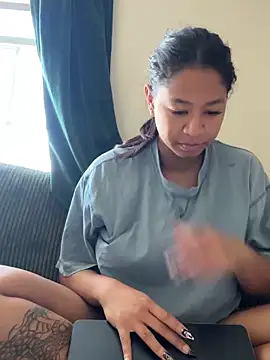 Snapshot of VanessaBling chatting on 11/02/25, 03:39 VanessaBling online show from 11/02/25, 03:39