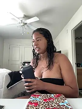Snapshot of VanessaBling chatting on 06/30/26, 02:39 VanessaBling online show from 06/30/26, 02:39