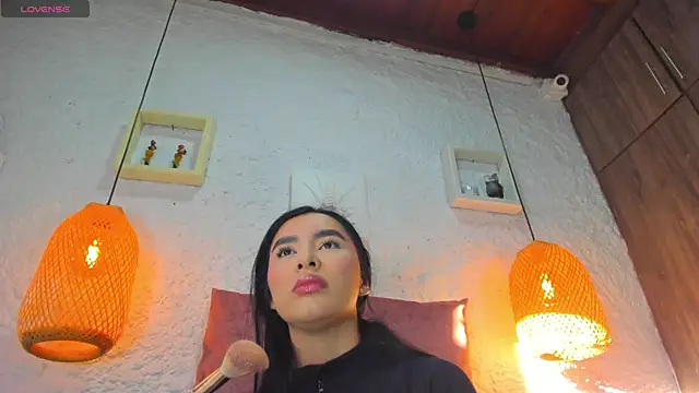 Snapshot of emiily_s chatting on 09/10/25, 12:04 emiily s online show from 09/10/25, 12:04