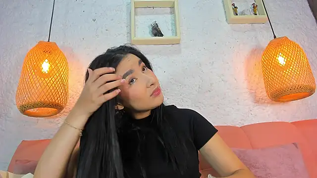 Snapshot of emiily_s chatting on 11/27/25, 12:05 emiily s online show from 11/27/25, 12:05