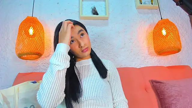 Snapshot of emiily_s chatting on 11/26/25, 12:05 emiily s online show from 11/26/25, 12:05