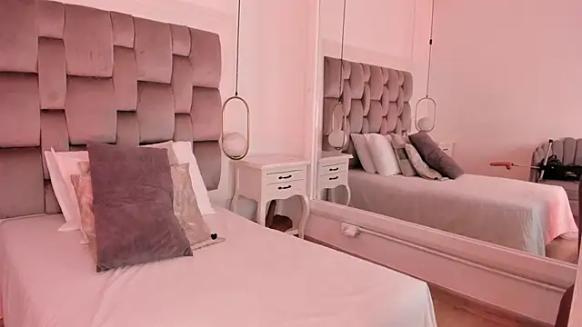 PamelaMendez  online show from 11/09/25, 04:05