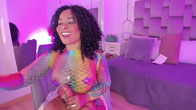Snapshot of PamelaMendez_ chatting on 03/09/25, 03:43 PamelaMendez online show from 03/09/25, 03:43