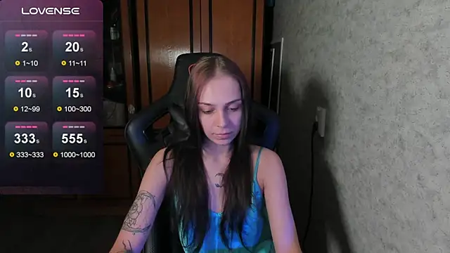 Snapshot of Rachel_Sharp chatting on 12/25/24, 05:16 Rachel Sharp online show from 12/25/24, 05:16