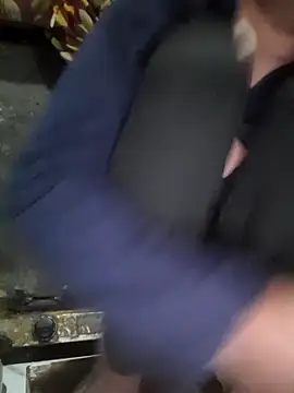 Snapshot of Burhade-- chatting on 12/23/25, 12:22 Burhade-- online show from 12/23/25, 12:22