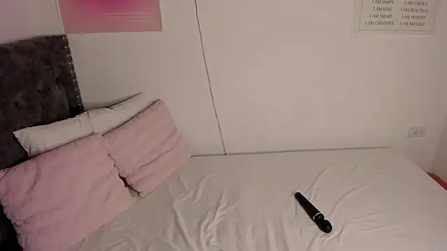 lucero evanss online show from 03/06/25, 11:42