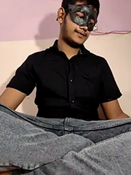 Dusky Aarav online show from 12/15/25, 09:26