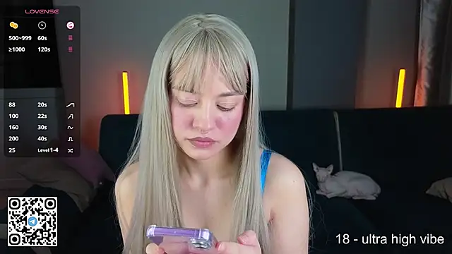 Snapshot of mybunnywendy chatting on 09/29/25, 02:01 mybunnywendy online show from 09/29/25, 02:01