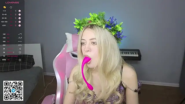 Snapshot of mybunnywendy chatting on 02/21/25, 06:59 mybunnywendy online show from 02/21/25, 06:59