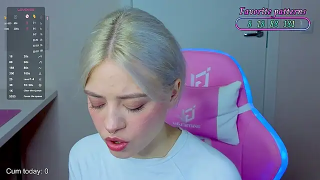 Snapshot of mybunnywendy chatting on 06/14/26, 07:04 mybunnywendy online show from 06/14/26, 07:04