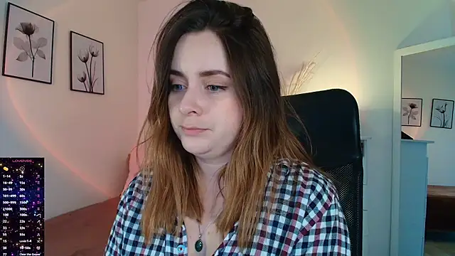 Snapshot of miss_seline chatting on 10/28/25, 08:19 miss seline online show from 10/28/25, 08:19