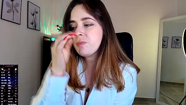 Snapshot of miss_seline chatting on 12/17/25, 08:25 miss seline online show from 12/17/25, 08:25