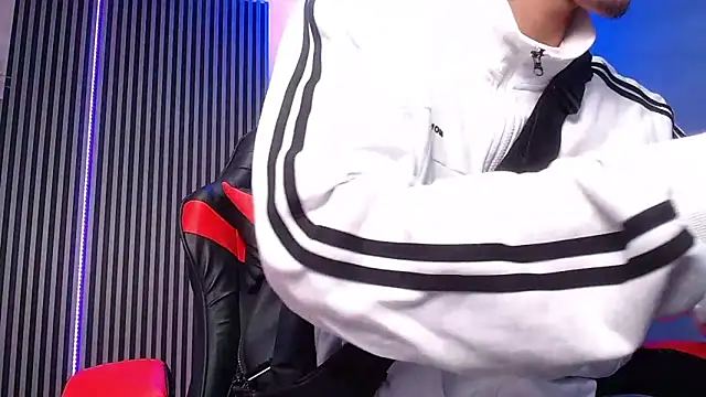 Liam lee online show from 03/18/25, 01:12