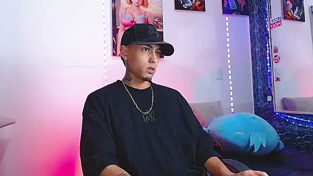 Liam lee online show from 10/31/25, 01:30