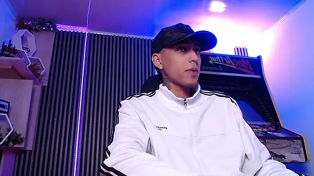 Liam lee online show from 03/11/25, 12:28