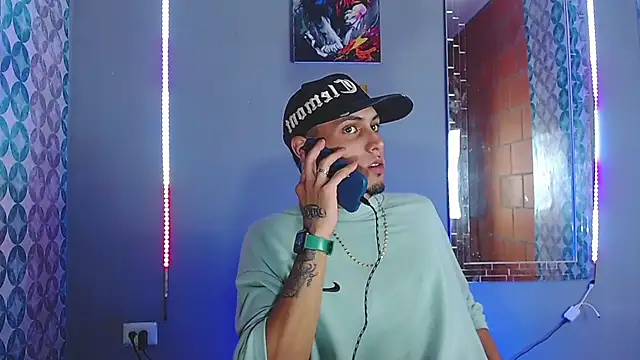 Snapshot of Liam_lee chatting on 05/15/26, 12:08 Liam lee online show from 05/15/26, 12:08