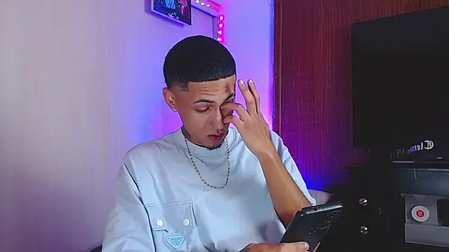 Liam lee online show from 11/28/25, 03:12