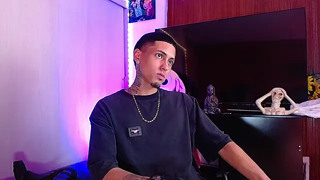 Liam lee online show from 12/04/25, 06:29