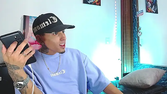 Liam lee online show from 11/23/25, 01:54