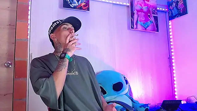 Liam lee online show from 11/18/25, 03:04