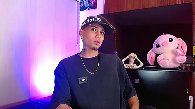 Liam lee online show from 12/05/25, 04:27