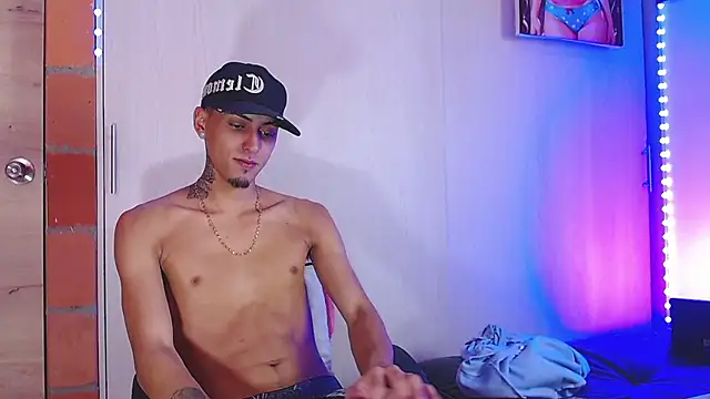 Liam lee online show from 11/22/25, 04:28