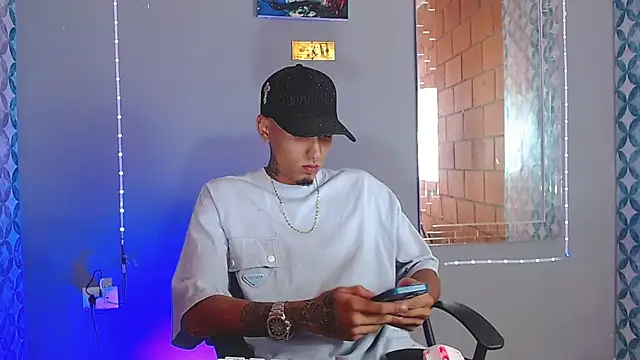 Snapshot of Liam_lee chatting on 07/11/26, 09:15 Liam lee online show from 07/11/26, 09:15