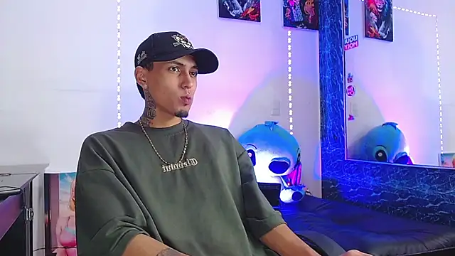 Liam lee online show from 11/14/25, 02:54