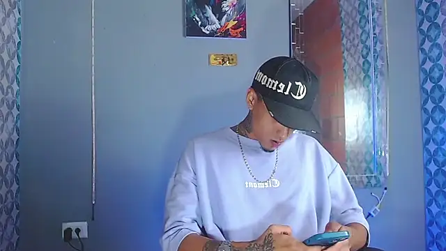 Snapshot of Liam_lee chatting on 05/20/26, 12:18 Liam lee online show from 05/20/26, 12:18