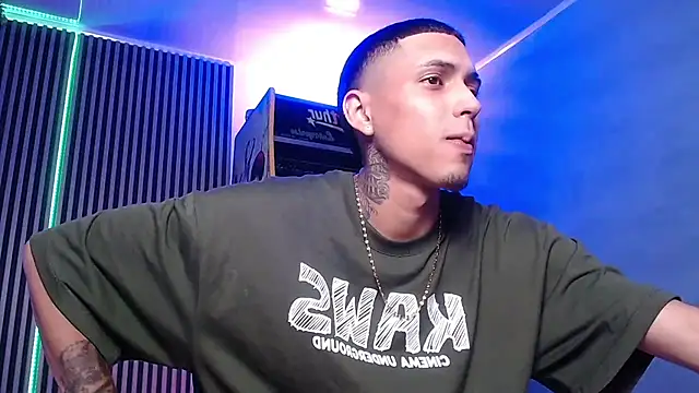 Liam lee online show from 03/20/25, 04:42