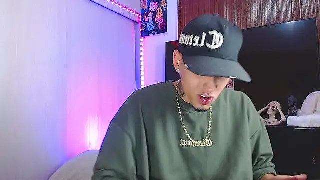 Liam lee online show from 11/30/25, 07:36