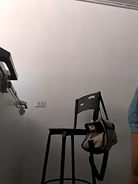 Francesca ferrari online show from 01/09/26, 07:54