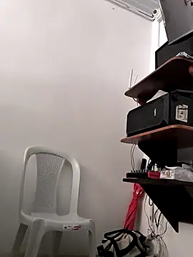 Francesca ferrari online show from 04/17/26, 08:33