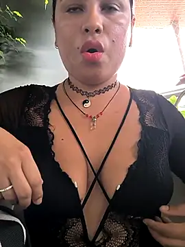 Francesca ferrari online show from 10/08/25, 07:36