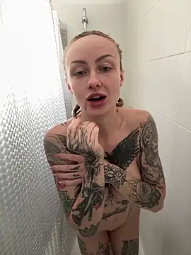 haileyhope  online show from 04/07/26, 09:55