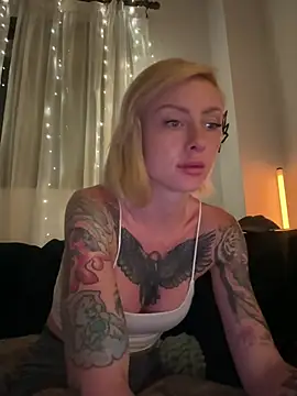 Snapshot of haileyhope_ chatting on 06/17/26, 07:02 haileyhope online show from 06/17/26, 07:02