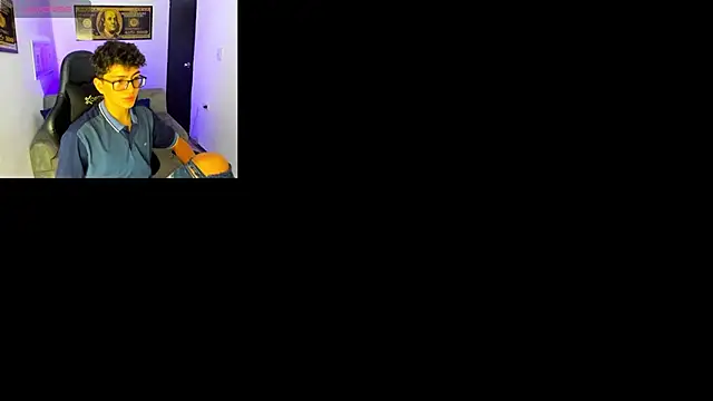 Snapshot of TylerWhite_ chatting on 03/04/25, 02:27 TylerWhite online show from 03/04/25, 02:27