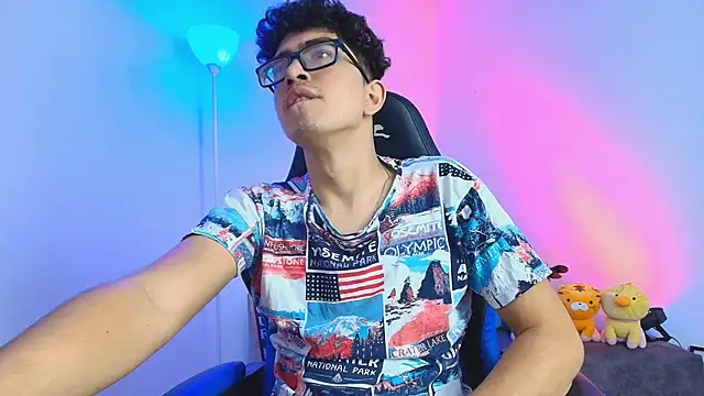 TylerWhite  online show from 12/17/25, 04:28