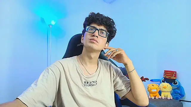 TylerWhite  online show from 12/02/25, 05:53