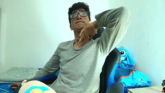 Snapshot of TylerWhite_ chatting on 03/18/25, 11:42 TylerWhite online show from 03/18/25, 11:42