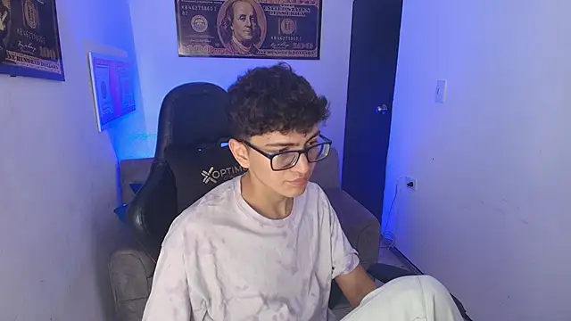 Snapshot of TylerWhite_ chatting on 02/27/25, 03:08 TylerWhite online show from 02/27/25, 03:08