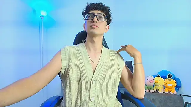 TylerWhite  online show from 10/31/25, 05:04