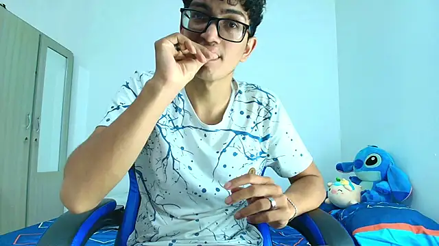 Snapshot of TylerWhite_ chatting on 03/22/25, 03:20 TylerWhite online show from 03/22/25, 03:20