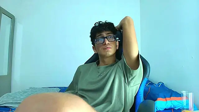 Snapshot of TylerWhite_ chatting on 03/20/25, 03:13 TylerWhite online show from 03/20/25, 03:13