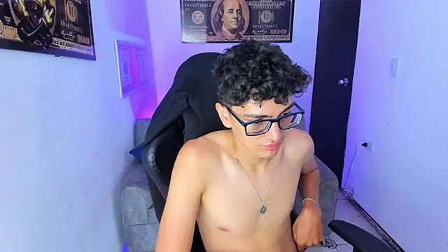 Snapshot of TylerWhite_ chatting on 02/26/25, 05:46 TylerWhite online show from 02/26/25, 05:46