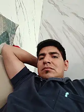 Snapshot of latino17 chatting on 12/01/25, 05:58 latino17 online show from 12/01/25, 05:58