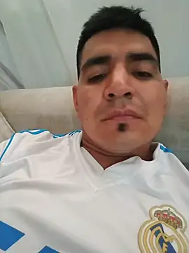 Snapshot of latino17 chatting on 02/24/26, 11:27 latino17 online show from 02/24/26, 11:27